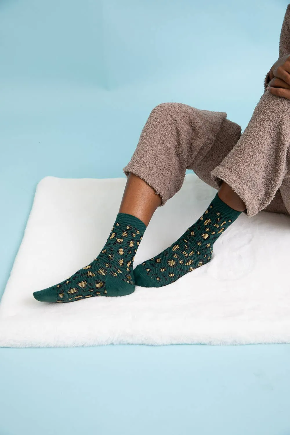  Soft Animal Print Leopard Knit Socks  Perfect for Winter